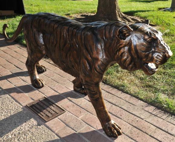 bronze tiger statue